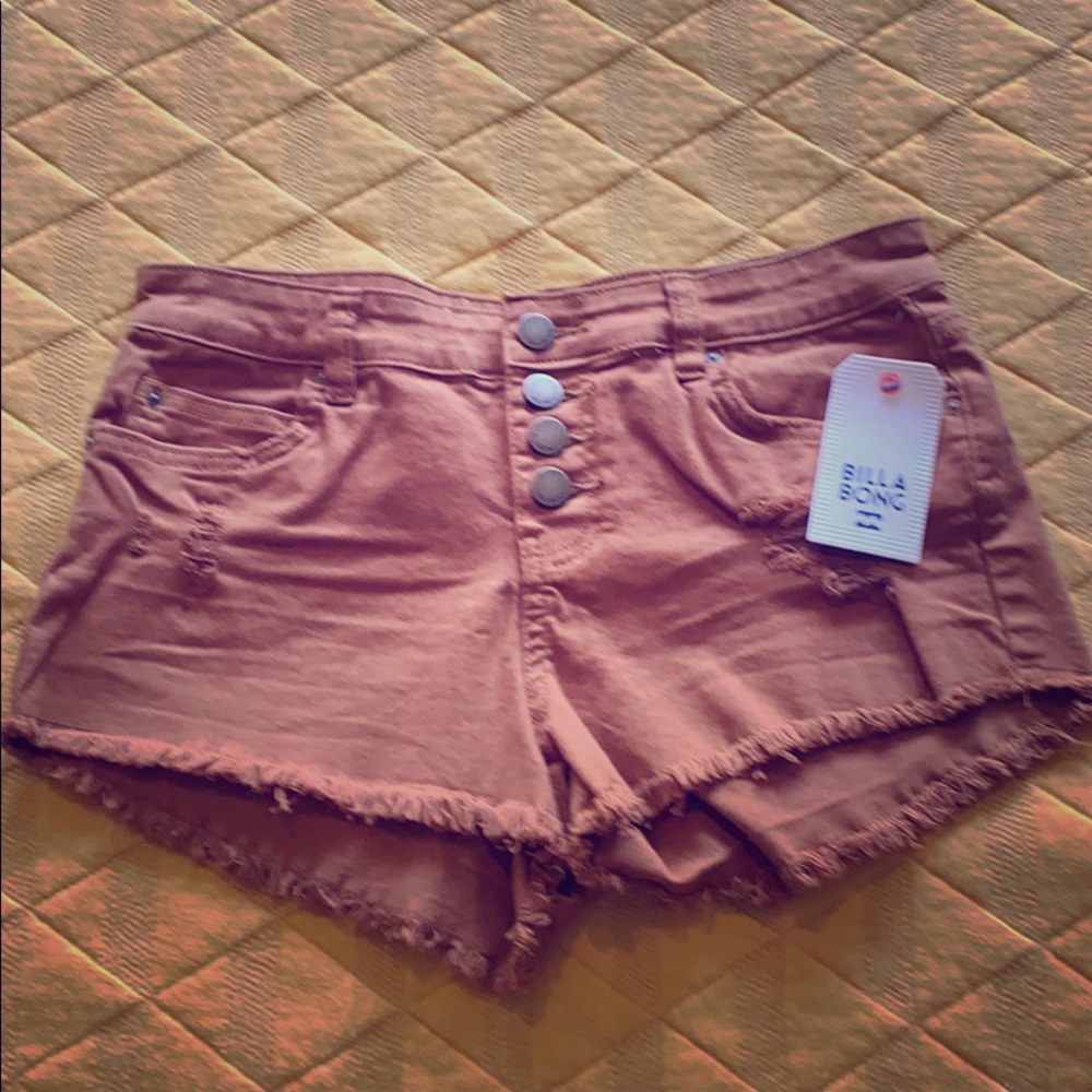 Brand New! Billabong buttoned up short shorts